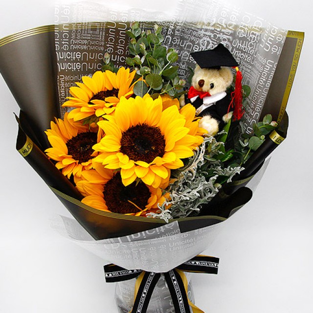 台北花店推薦畢業小熊向日葵花束 心願網路花店