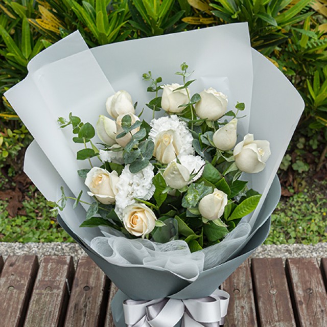 花店推薦禮物  白色戀人白玫瑰花束