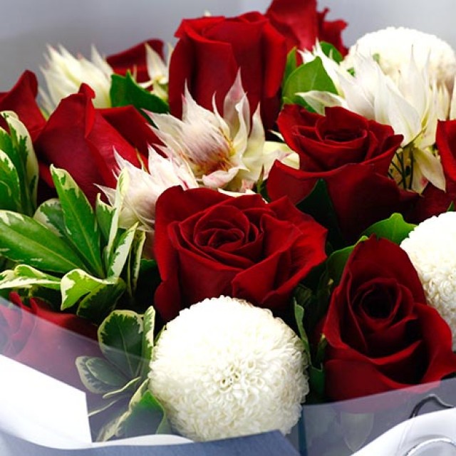 花店傳情嚴選  進口濃情蜜意11朵紅玫瑰花束