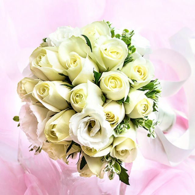 充滿愛與祝福的新娘白玫瑰捧花 浪漫推薦 婚禮進場花束 婚禮用品 新娘捧花胸花 抽捧花 