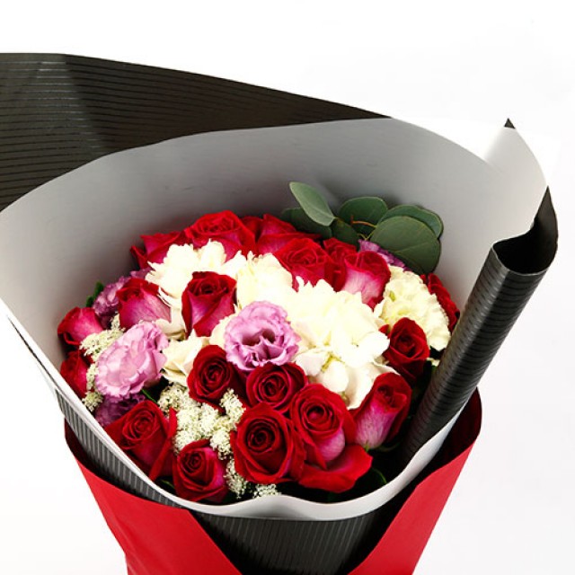 花店熱賣 永遠愛你紅玫瑰花束 情人節禮物 情人節要送什麼 
