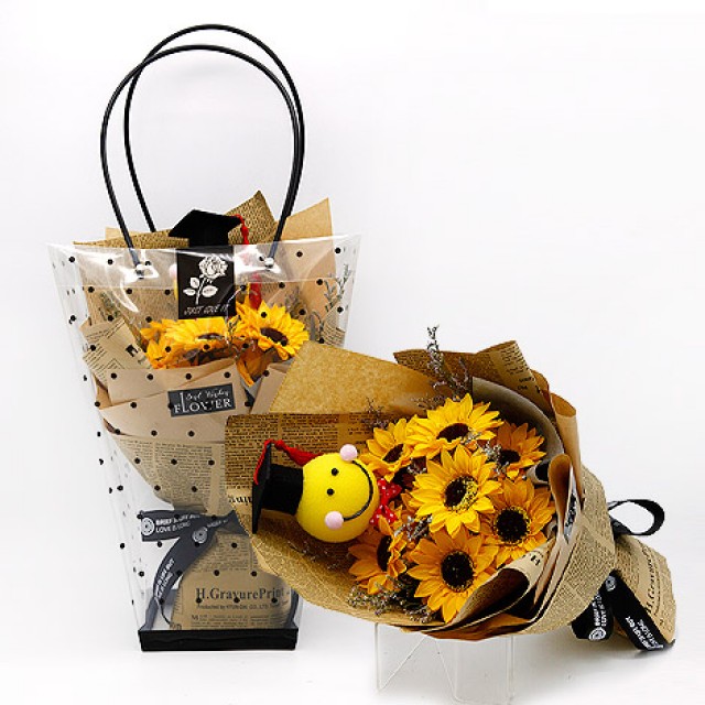 畢業花束微笑娃娃向日葵花束 心願網路花店