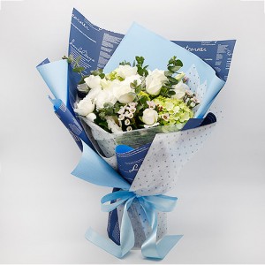 花店送花 藍天白玫瑰繡球花束